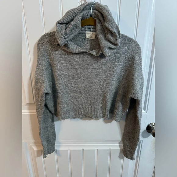 Pins and Needles Gray Soft Knit Hooded Crop Sweatshirt - Picture 4 of 6